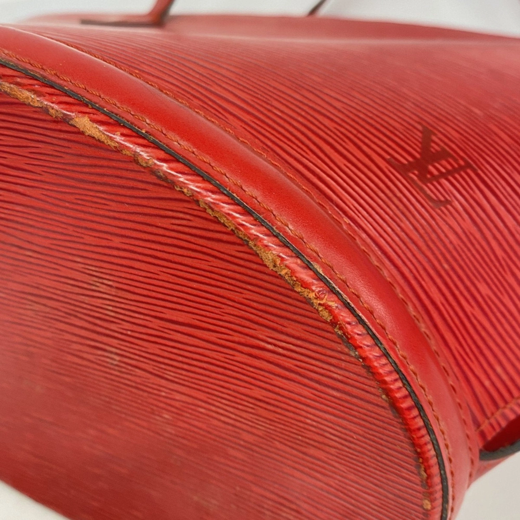 Louis Vuitton Shoulder Bag (Pre-Owned)