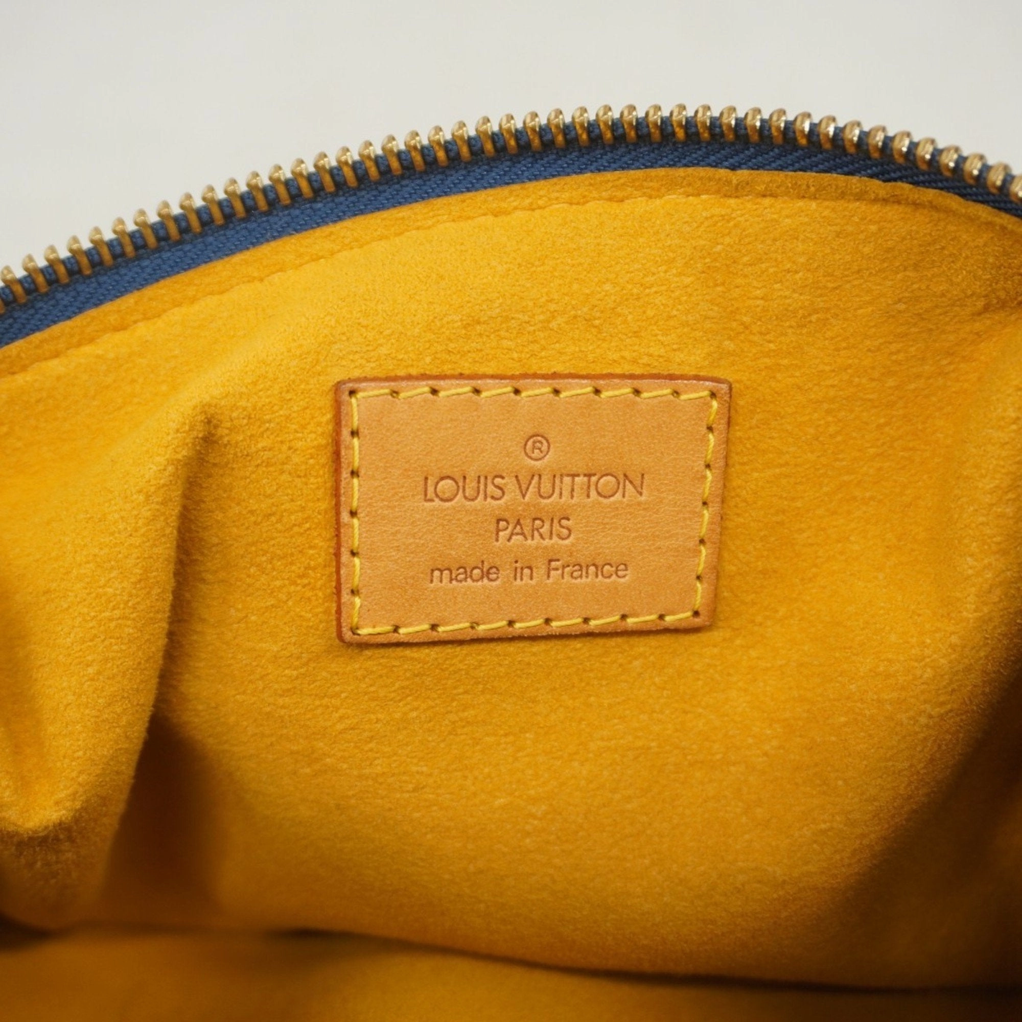 Louis Vuitton Shoulder Bag (Pre-Owned)