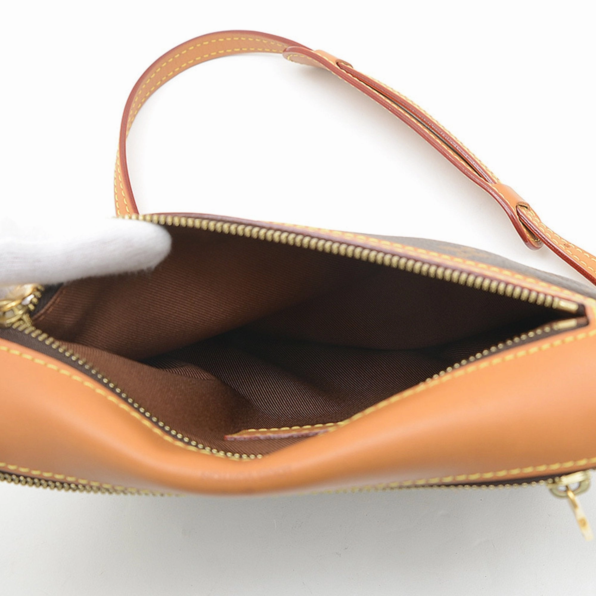 Louis Vuitton  Shoulder Bag (Pre-Owned)