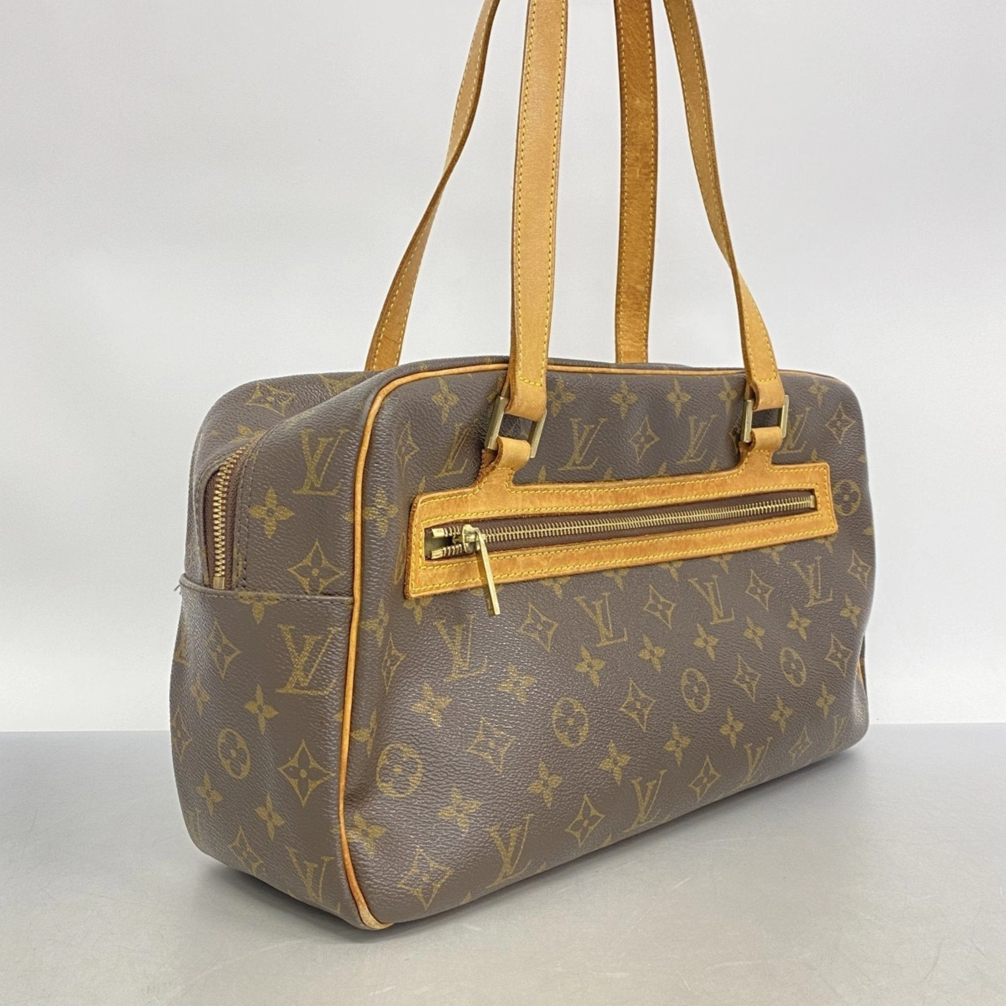 Louis Vuitton Shoulder Bag (Pre-Owned)