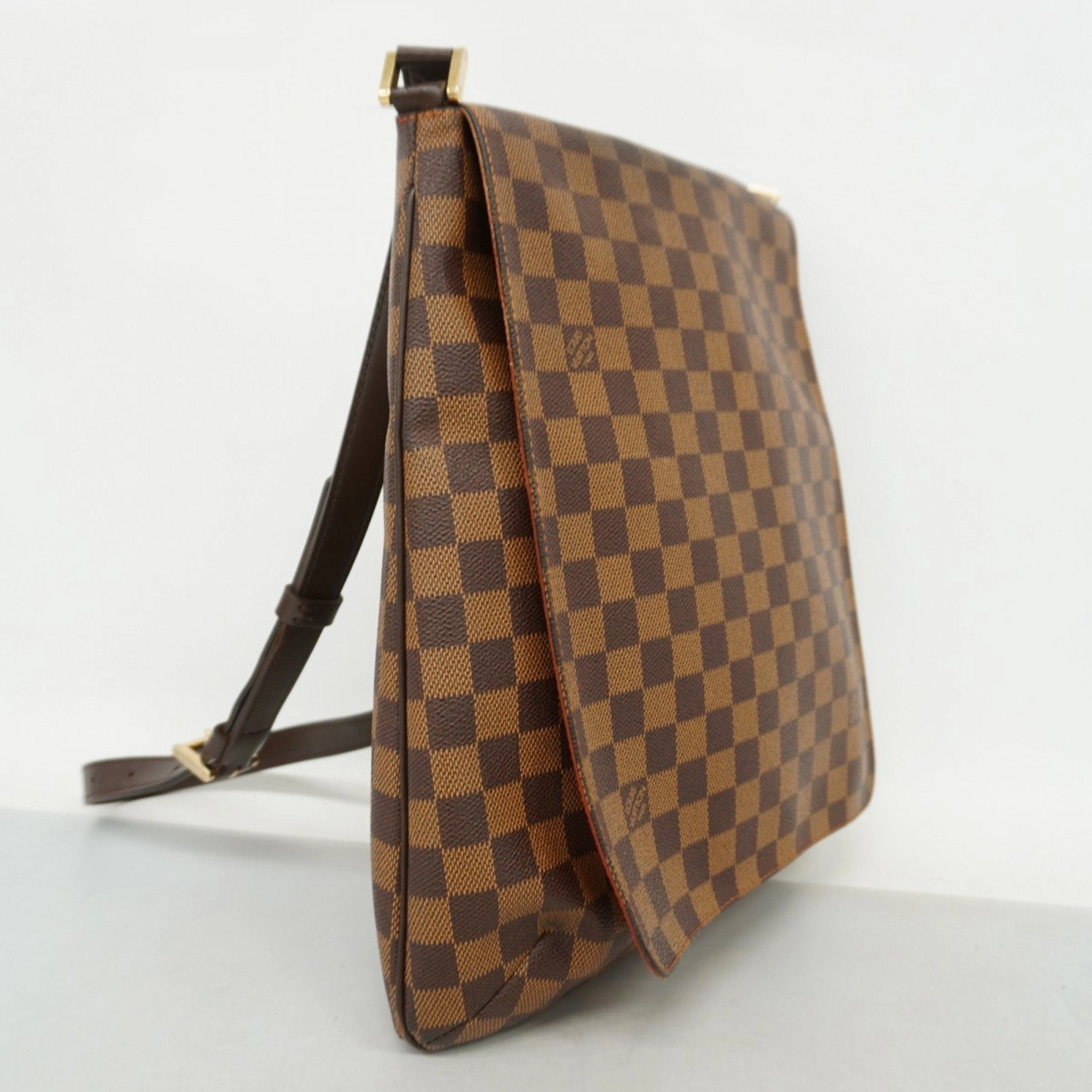 Louis Vuitton Shoulder Bag (Pre-Owned)