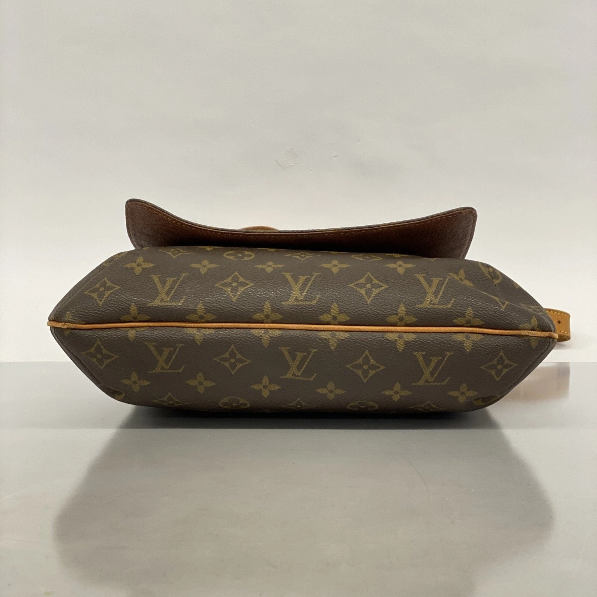 Louis Vuitton Shoulder Bag (Pre-Owned)