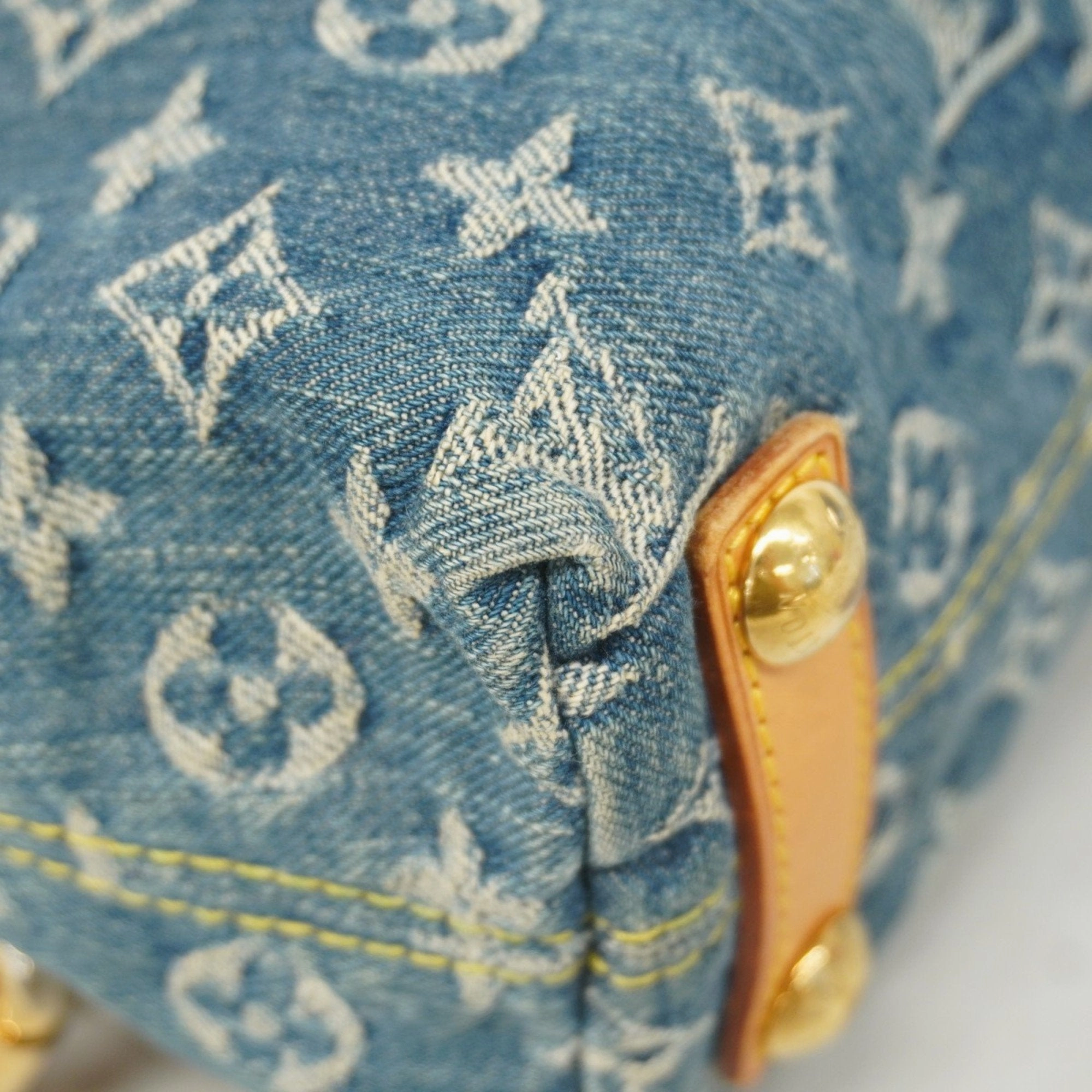 Louis Vuitton Shoulder Bag (Pre-Owned)