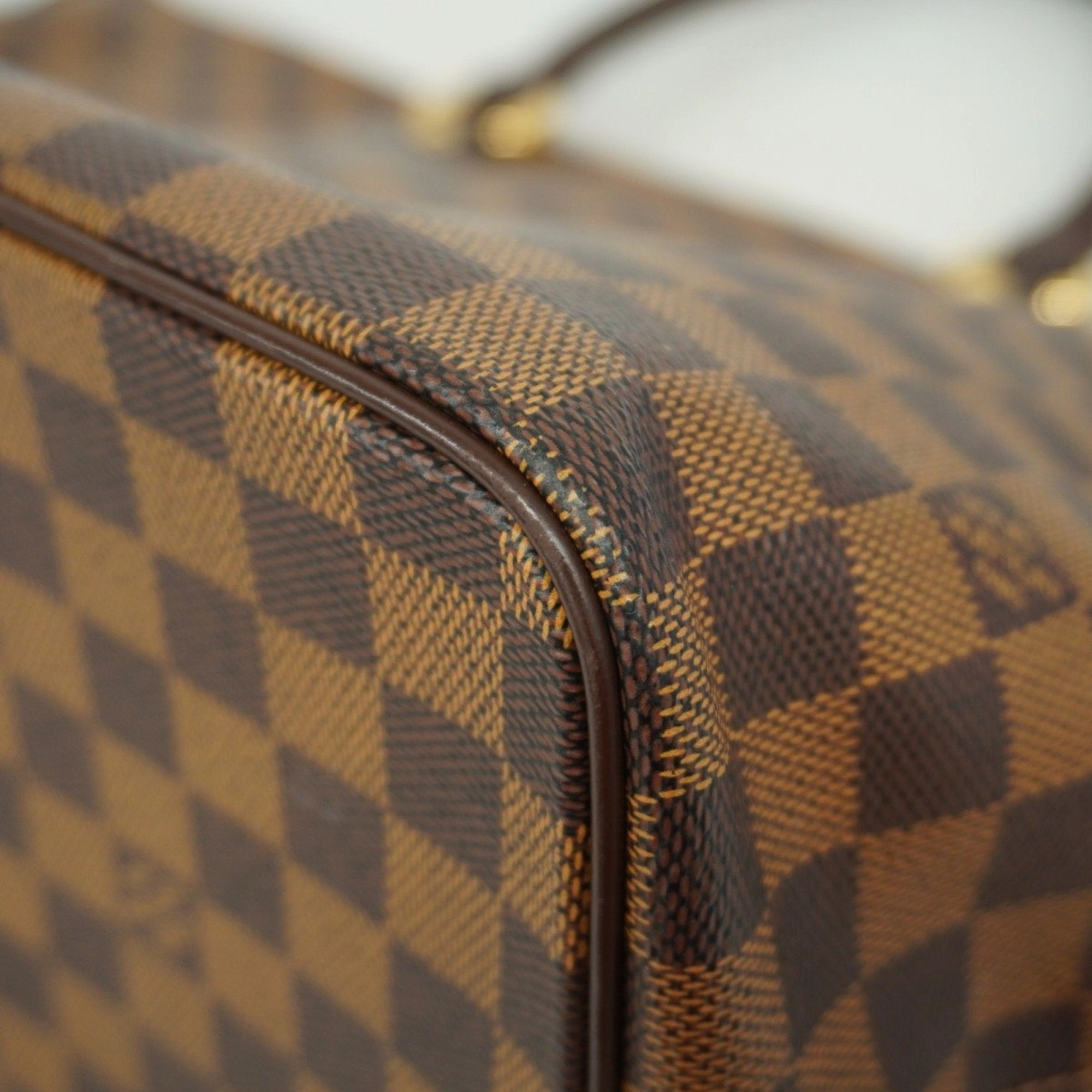 Louis Vuitton Tote Bag (Pre-Owned)