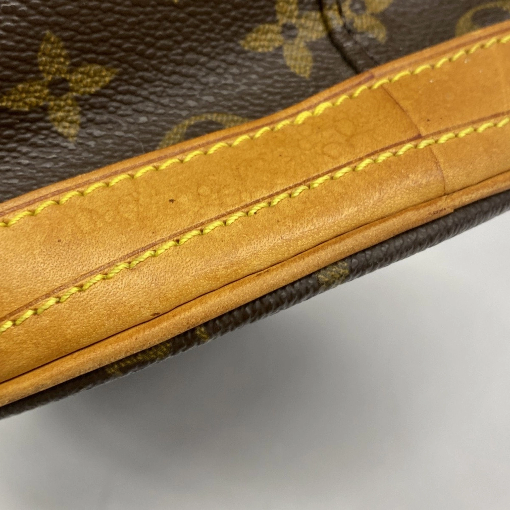 Louis Vuitton Tote Bag (Pre-Owned)
