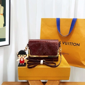 Louis Vuitton Vernis Amarante Shoulder Bag