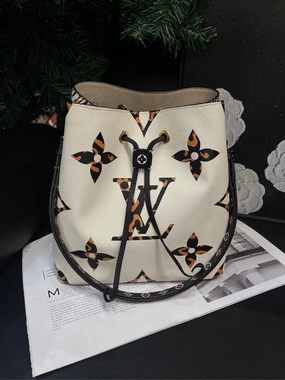 Lv Zebra Pattern Jungle Limited Edition Bucket Shoulder Bag White