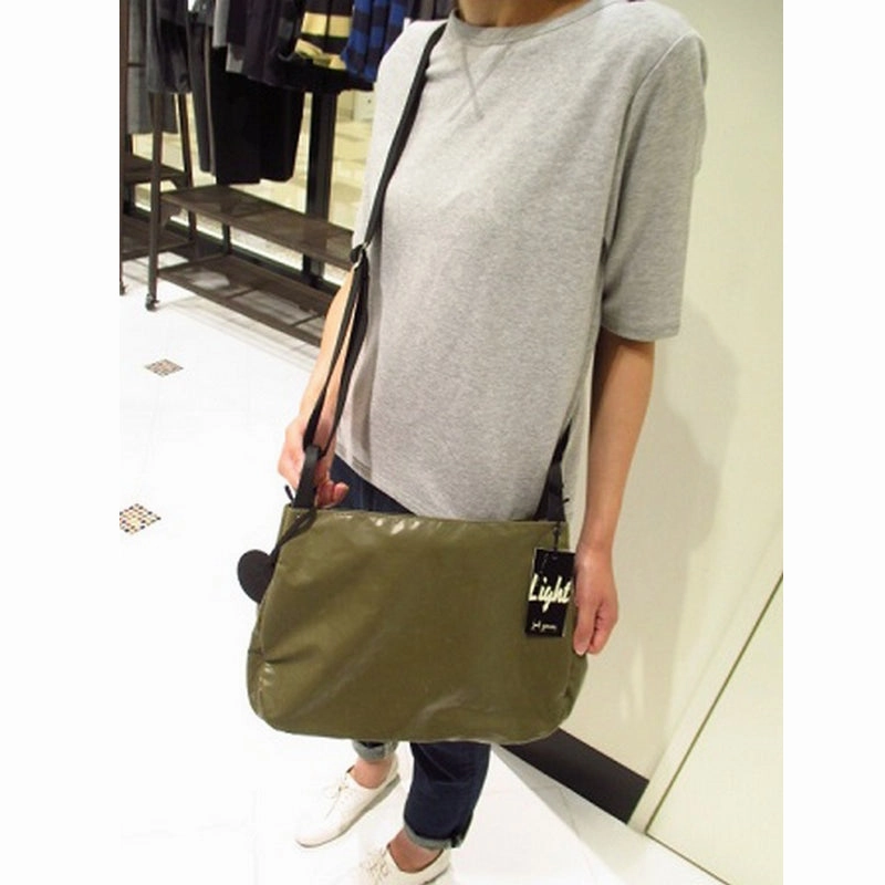 Mael Medium Crossbody Bag