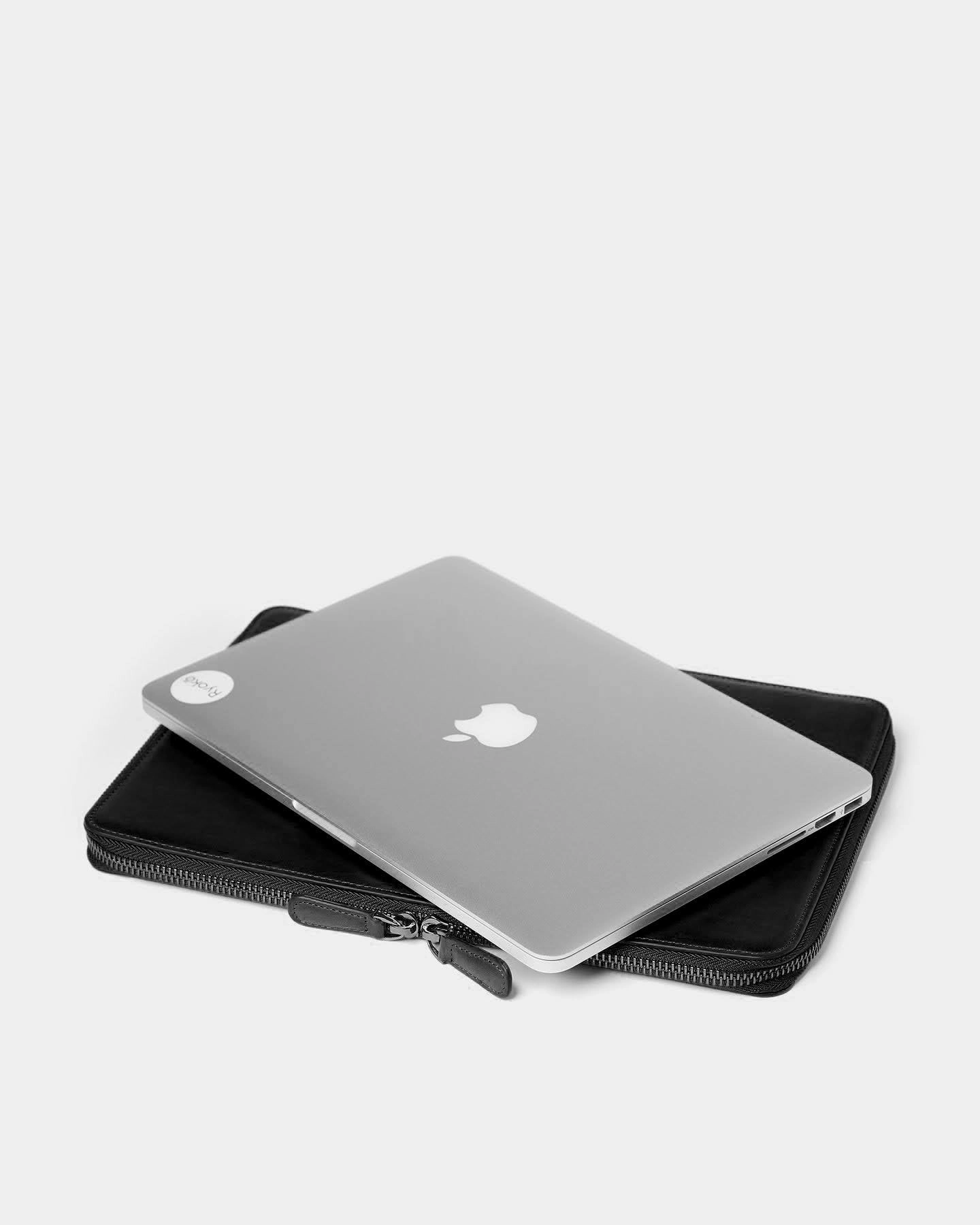 Mark Tech Portfolio | Black