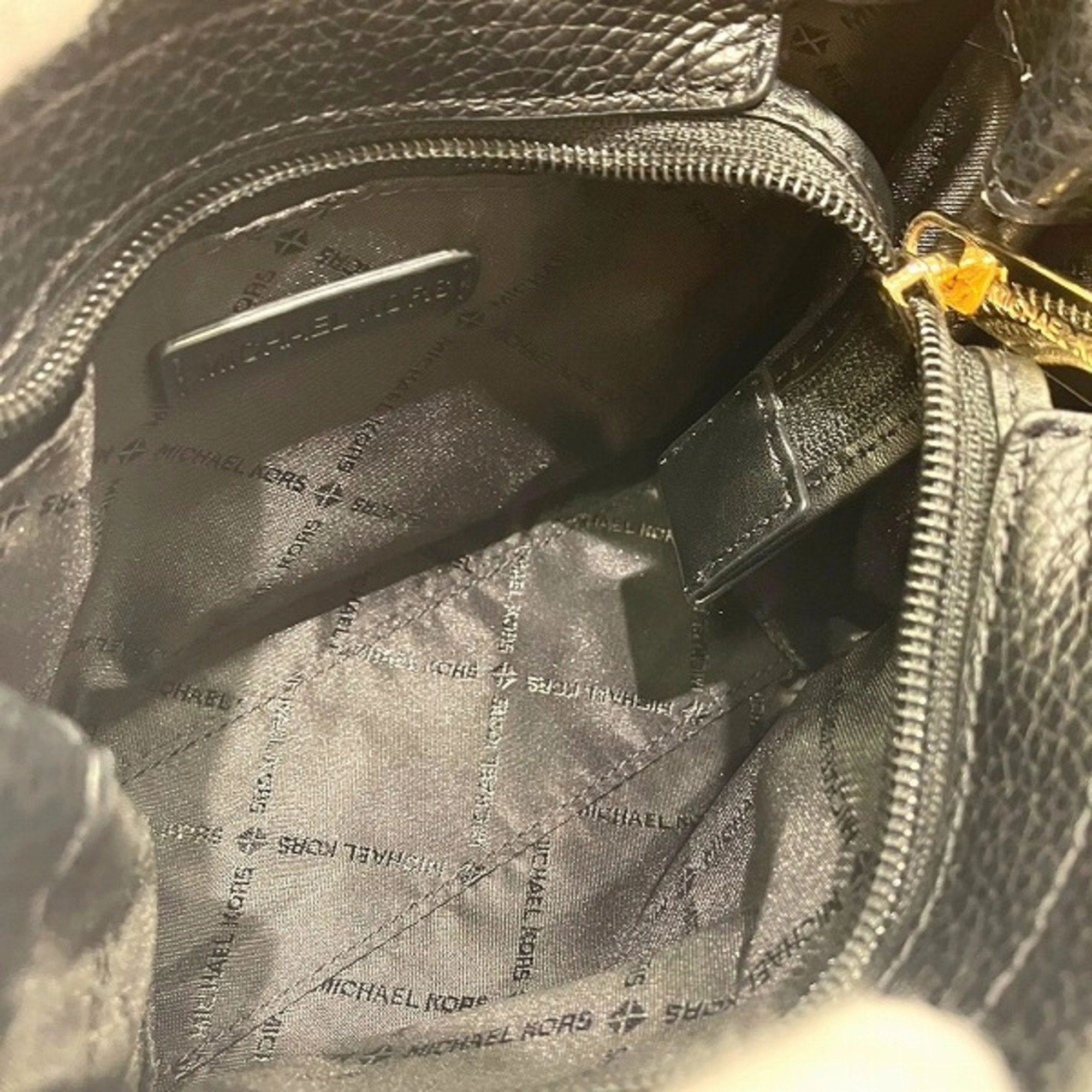 Michael Kors  Leather Shoulder Bag (Pre-Owned)