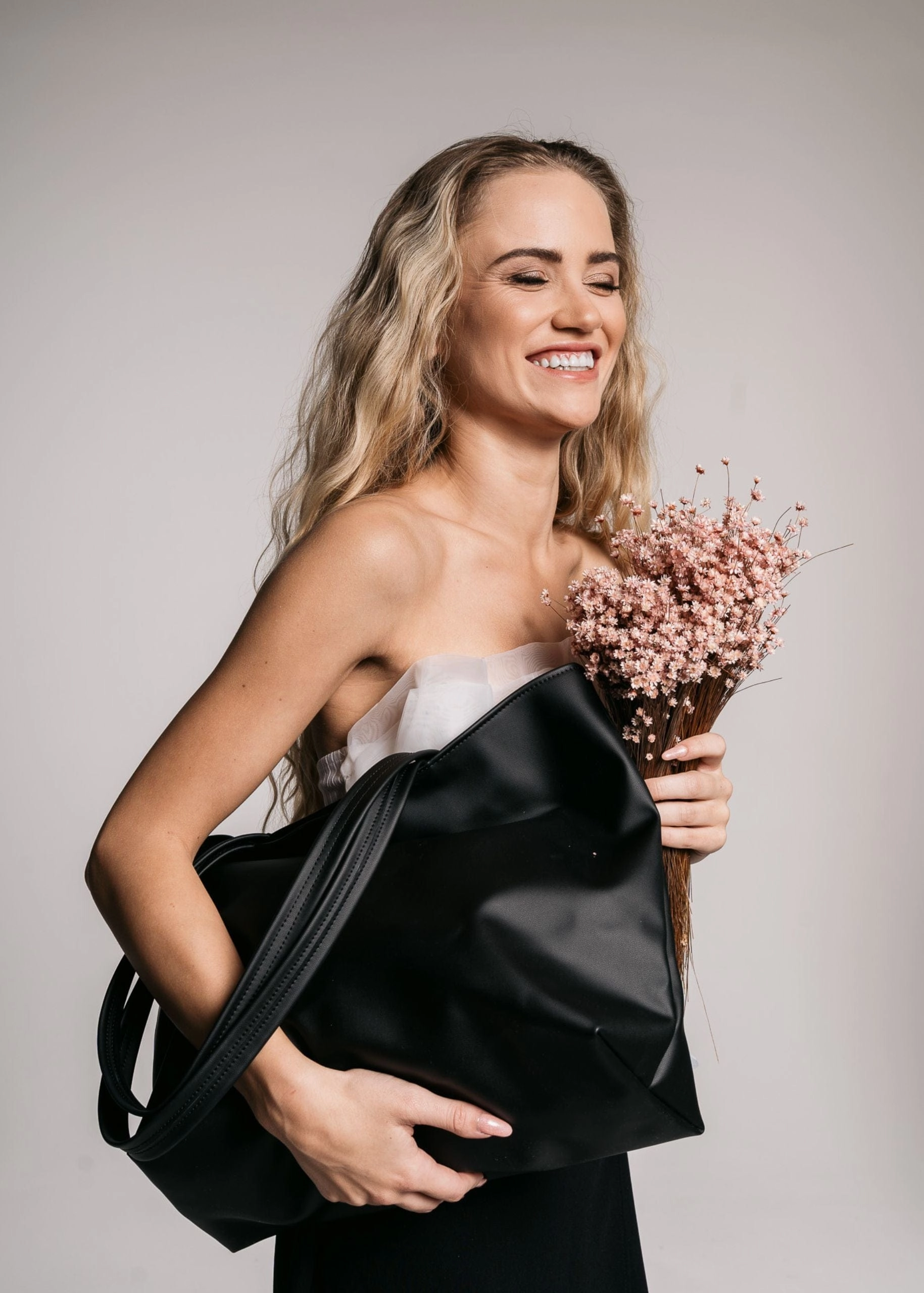 Midi Grape Leather Vegan Tote Bag | Black