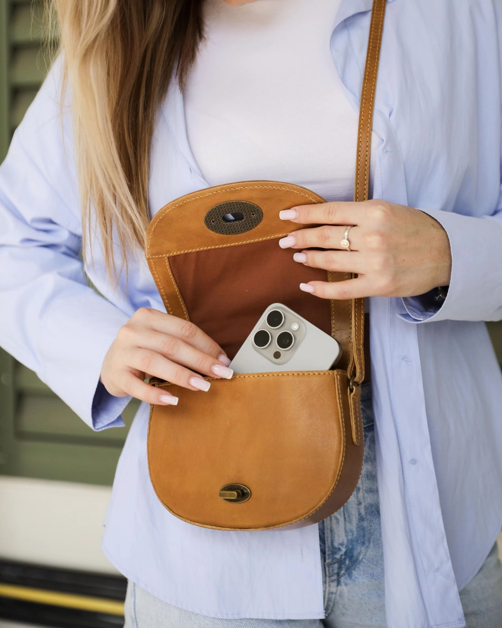 Milan Halfmoon Woven Bag | Tan