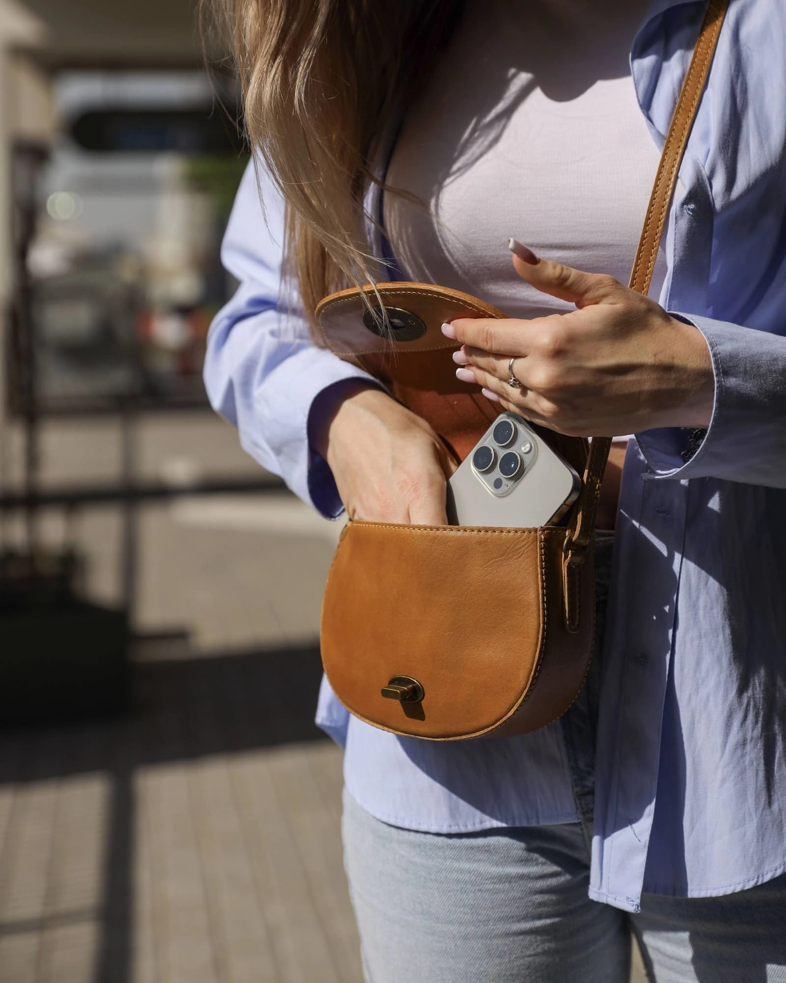 Milan Halfmoon Woven Bag | Tan