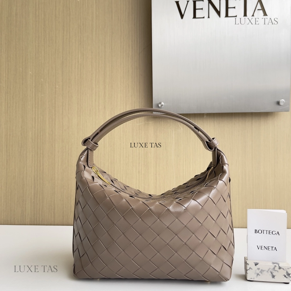 Mini Wallace Intrecciato Leather Pinecone Leather Shoulder Bag for Women