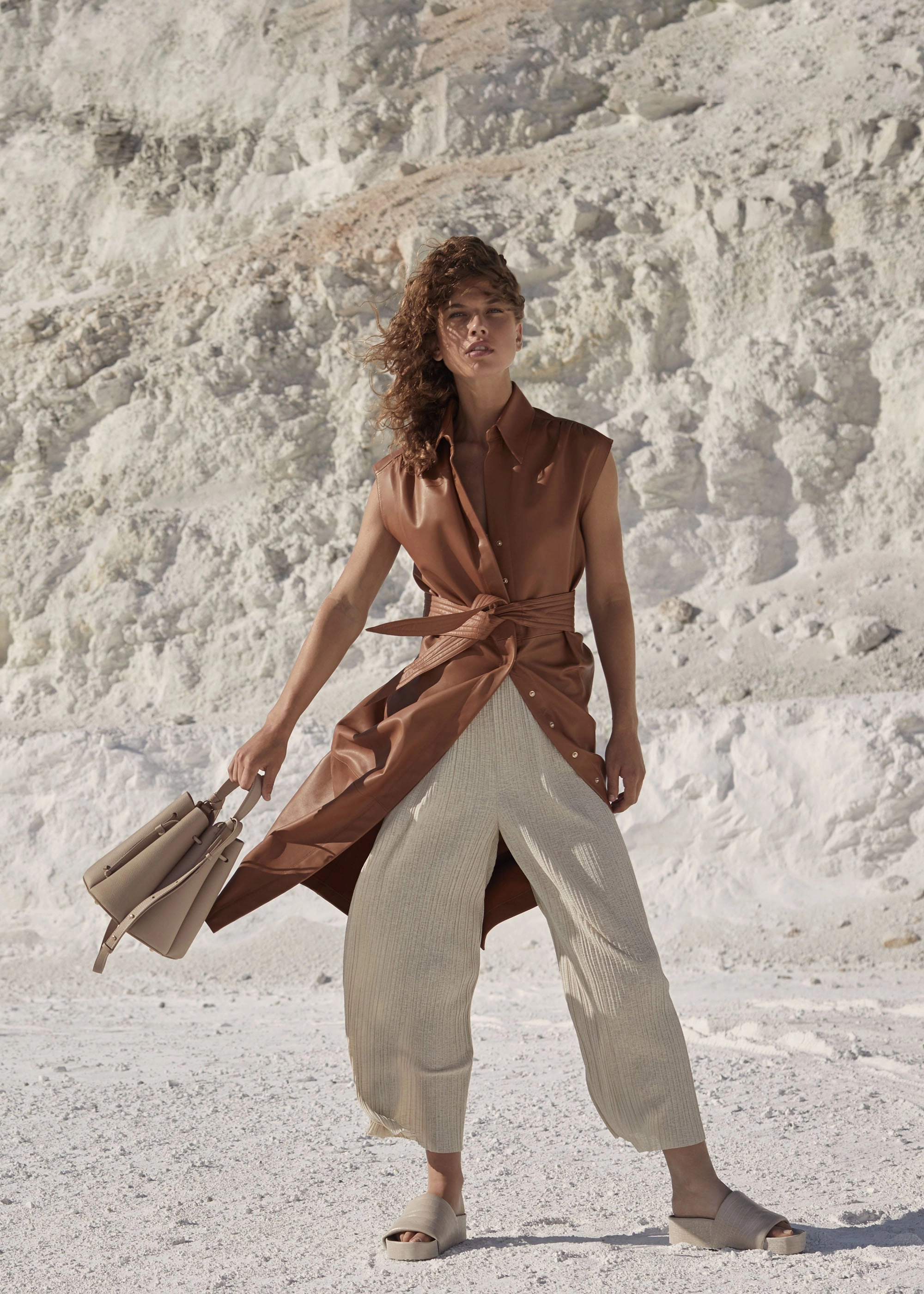 Numro Huit - Textured Taupe