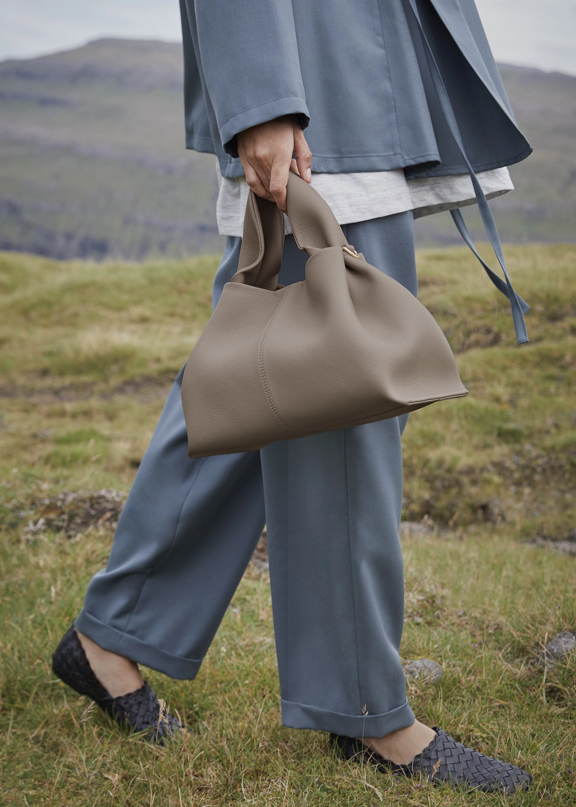 Numro Neuf - Textured Taupe
