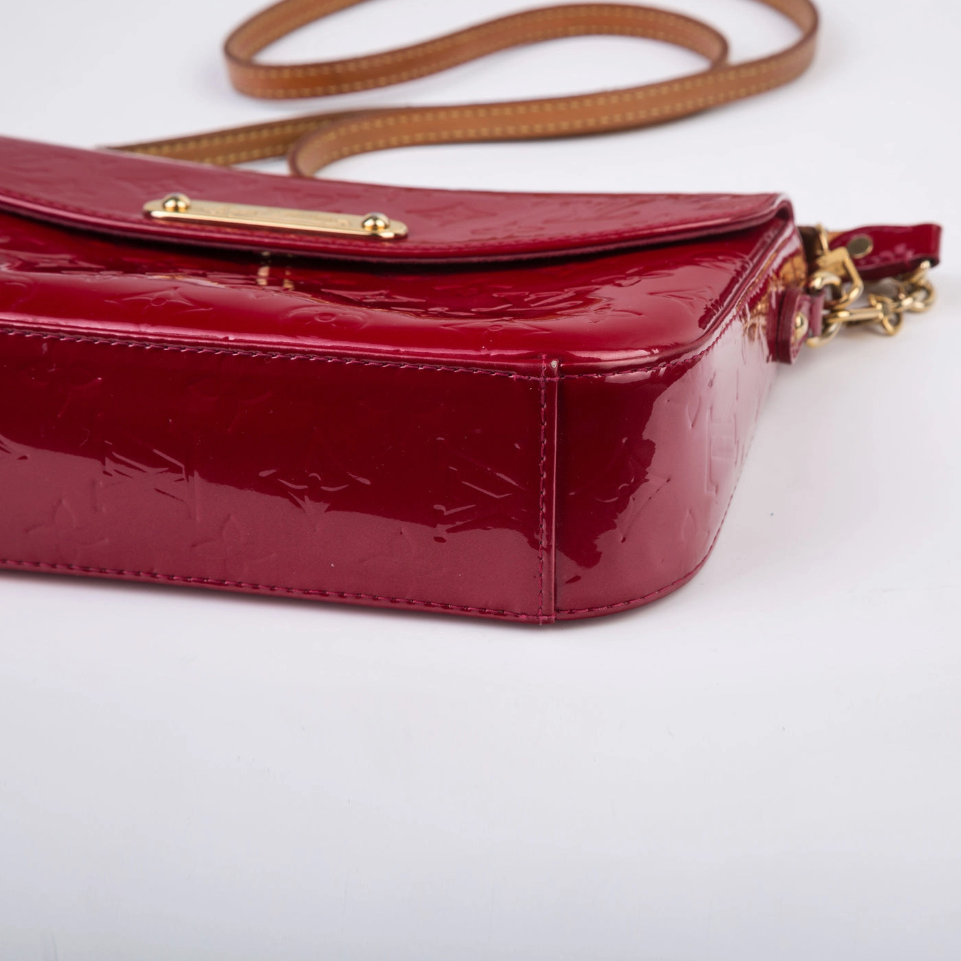 Patent shoulder bag