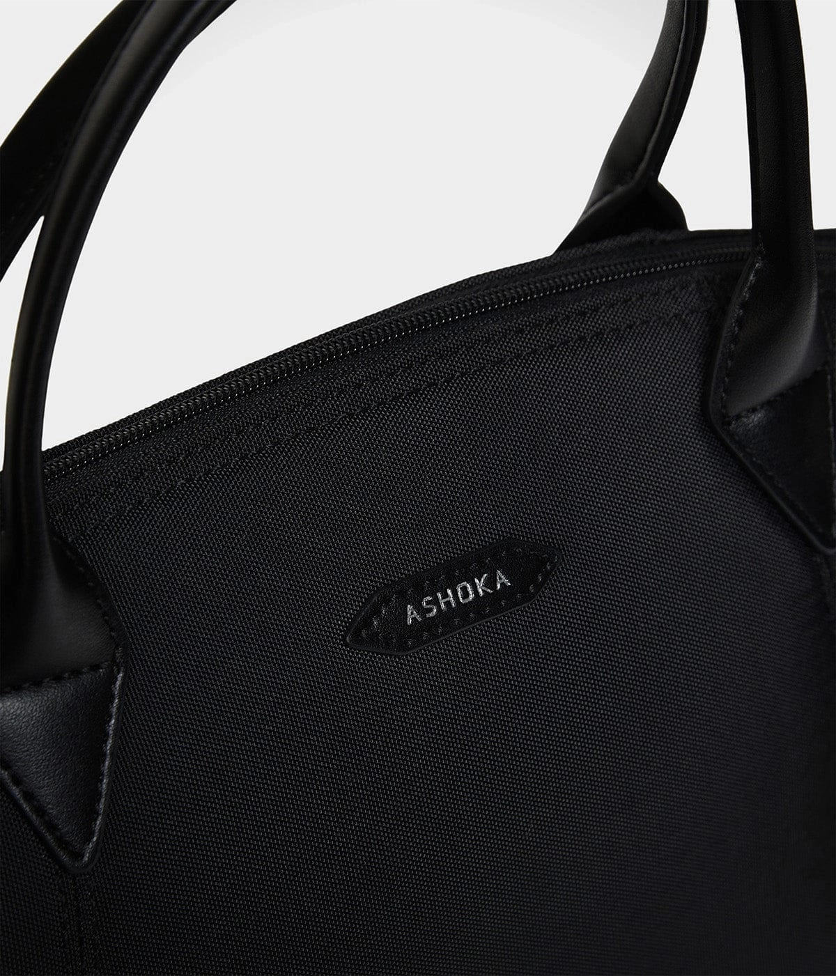 Pretty Apple Skin & Nylon Shoulder Bag | Black