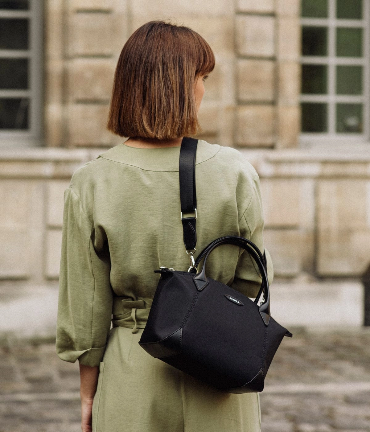 Pretty Apple Skin & Nylon Shoulder Bag | Black