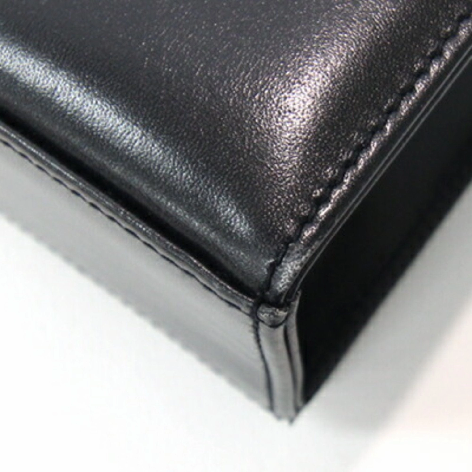 Salvatore Ferragamo Gancini Leather Shoulder Bag (Pre-Owned)