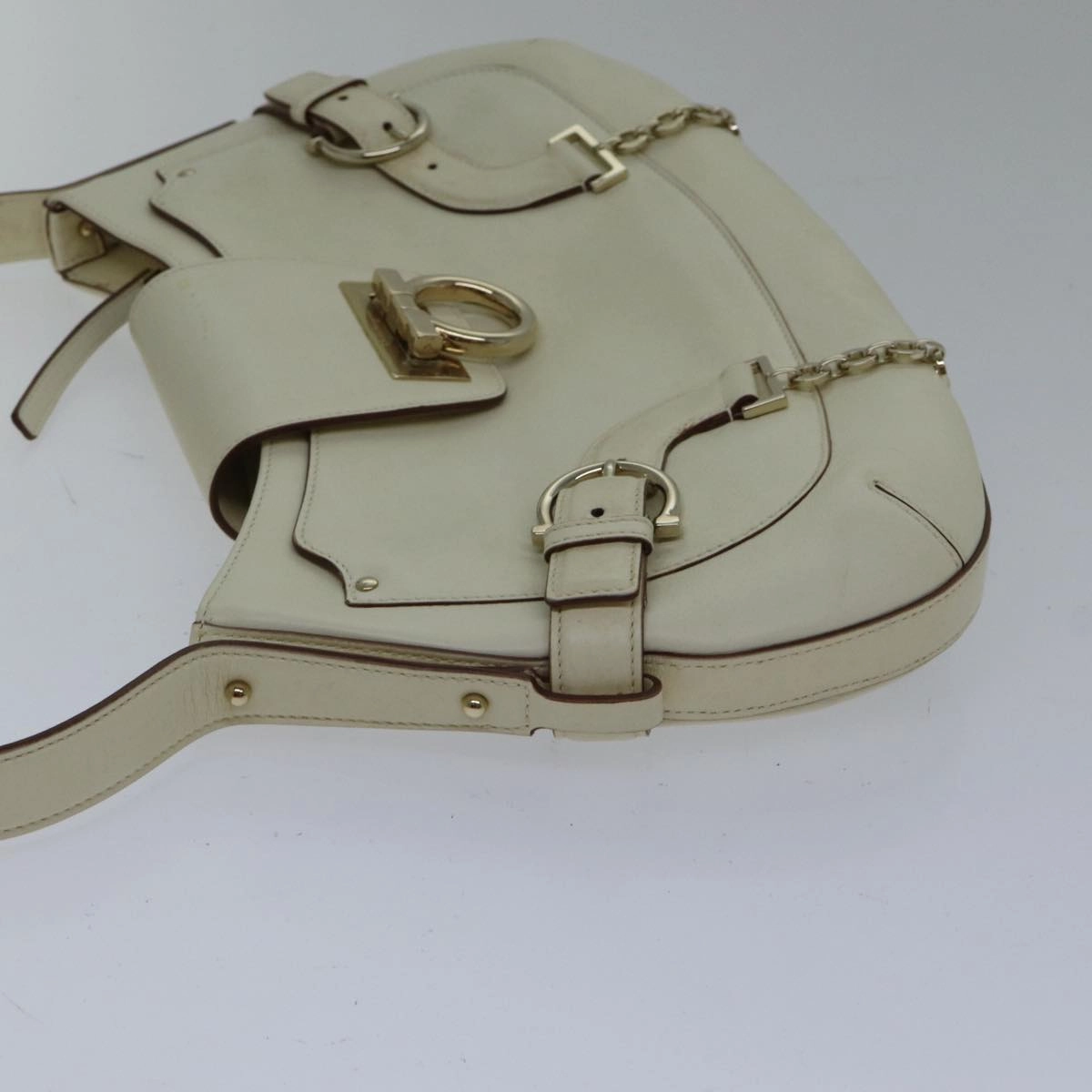 Salvatore Ferragamo Gancini  Leather Shoulder Bag (Pre-Owned)