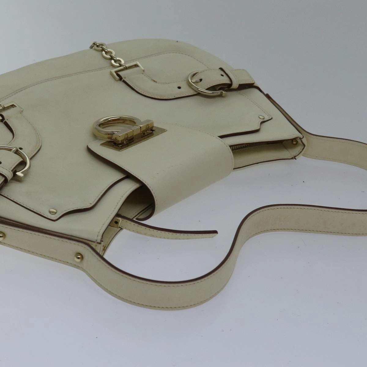 Salvatore Ferragamo Gancini  Leather Shoulder Bag (Pre-Owned)