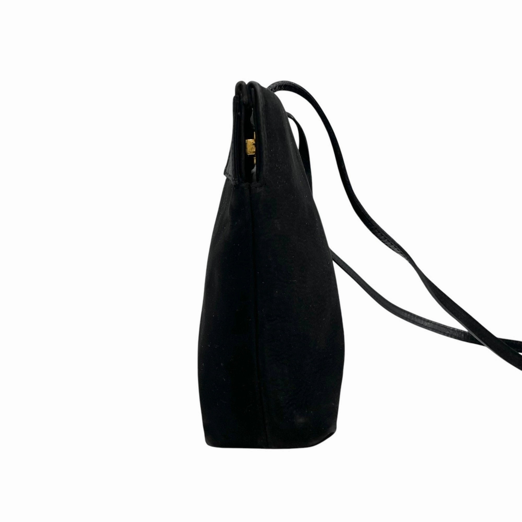 Salvatore Ferragamo Leather Leather Shoulder Bag (Pre-Owned)