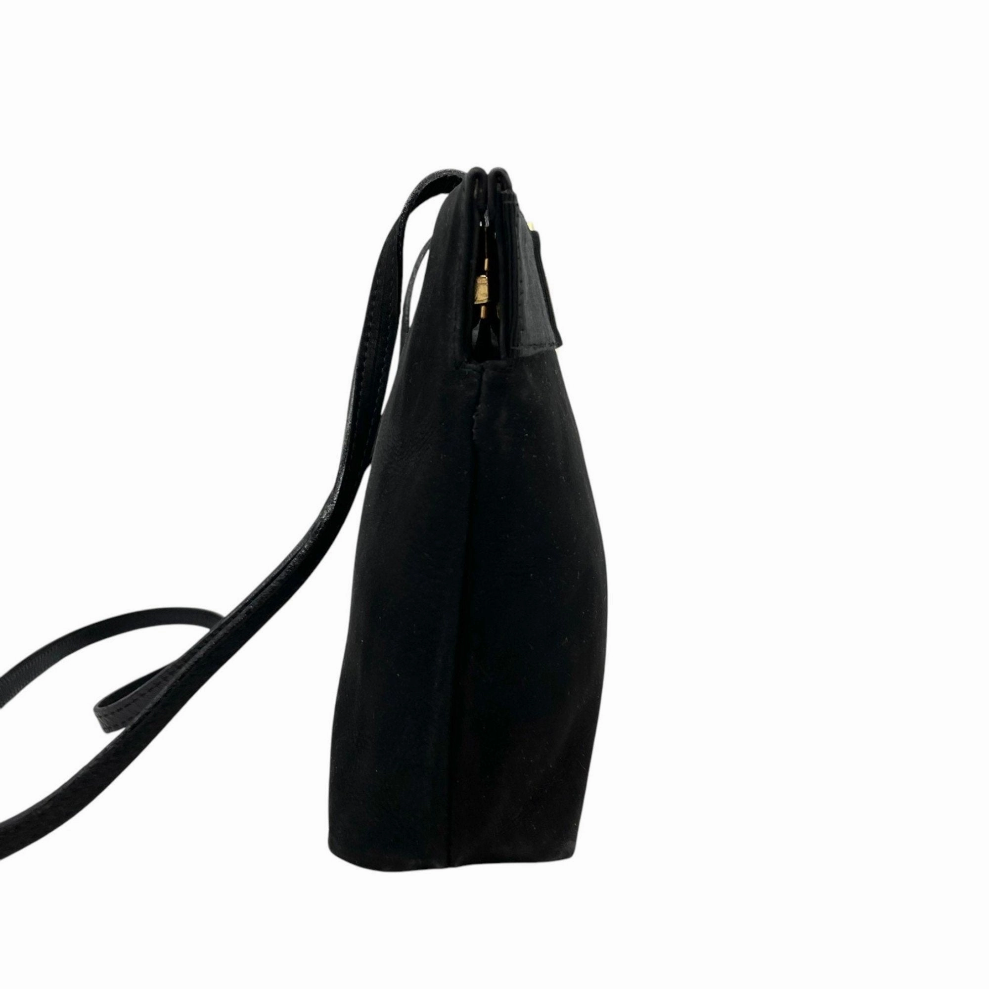 Salvatore Ferragamo Leather Leather Shoulder Bag (Pre-Owned)