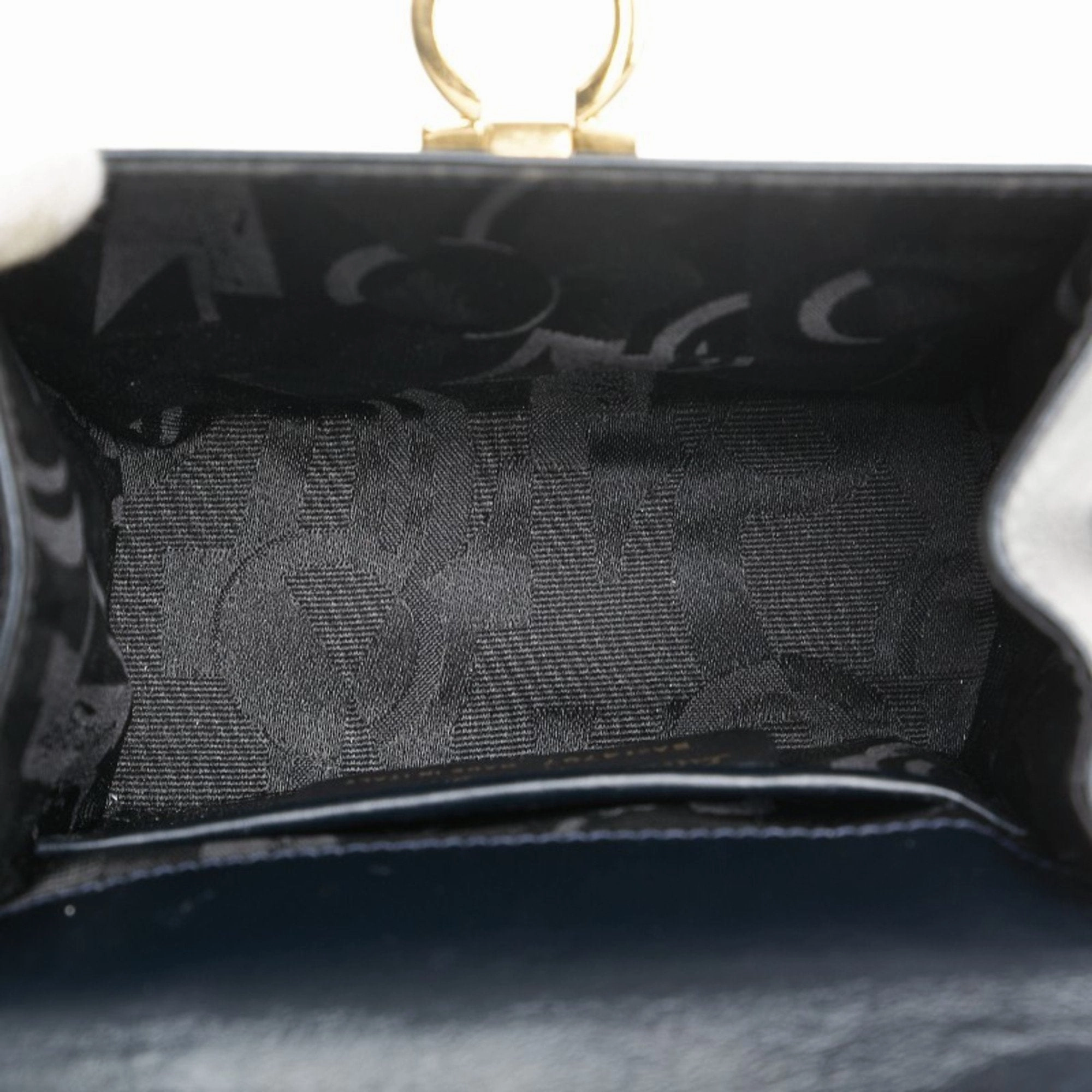 Salvatore Ferragamo  Leather Shoulder Bag (Pre-Owned)