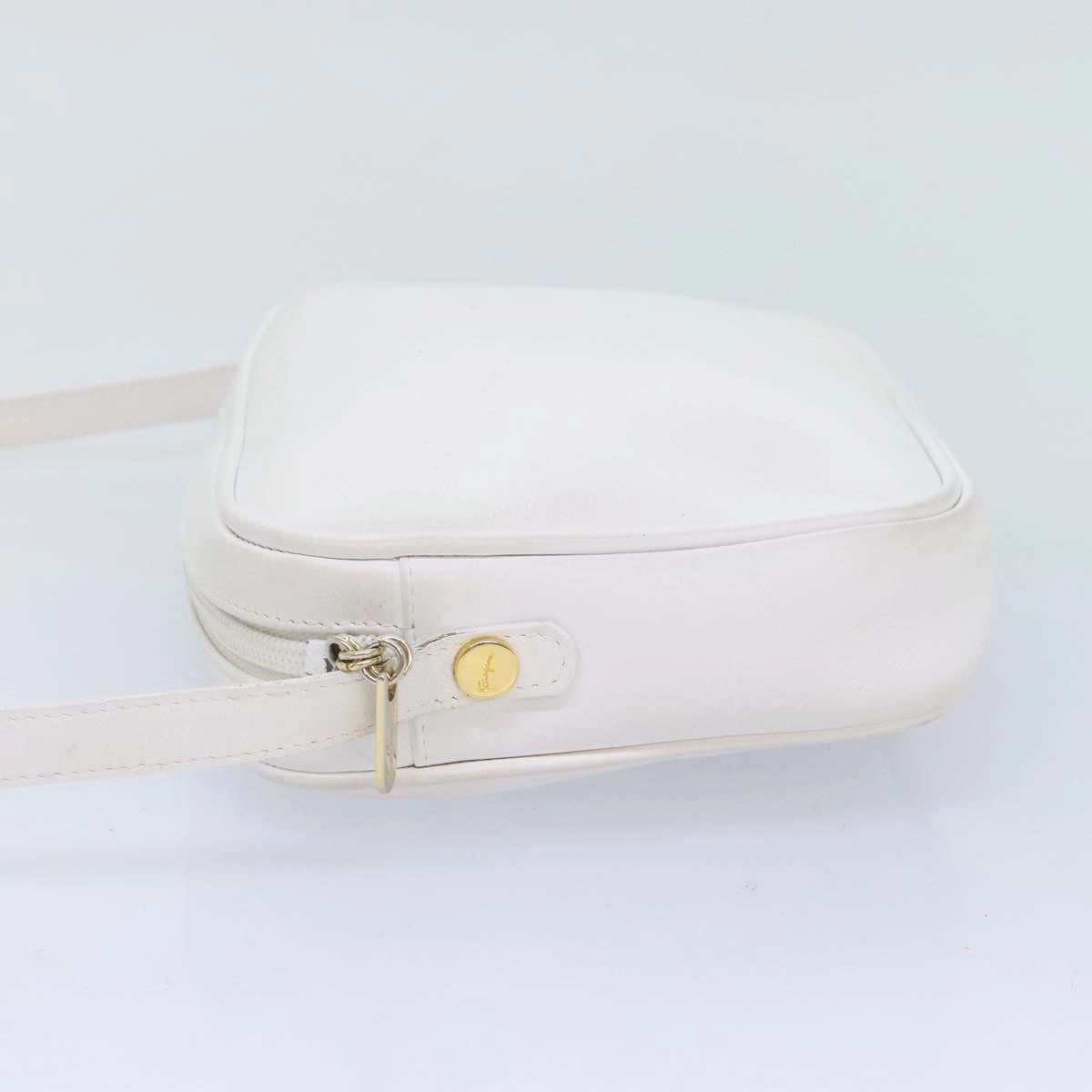 Salvatore Ferragamo  Leather Shoulder Bag (Pre-Owned)