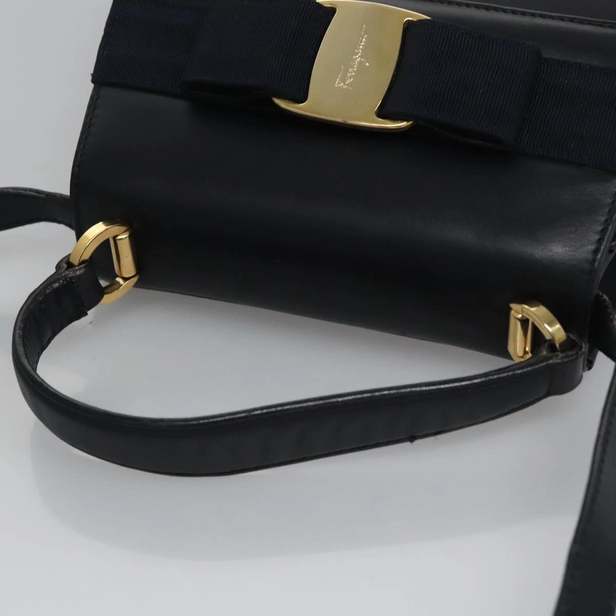 Salvatore Ferragamo Vara Leather Handbag (Pre-Owned)