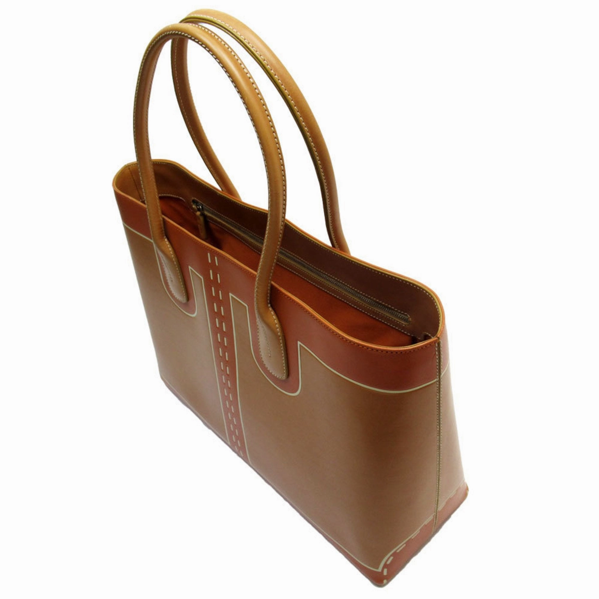 Tod's Camel  Leather Shoulder Bag (Pre-Owned)
