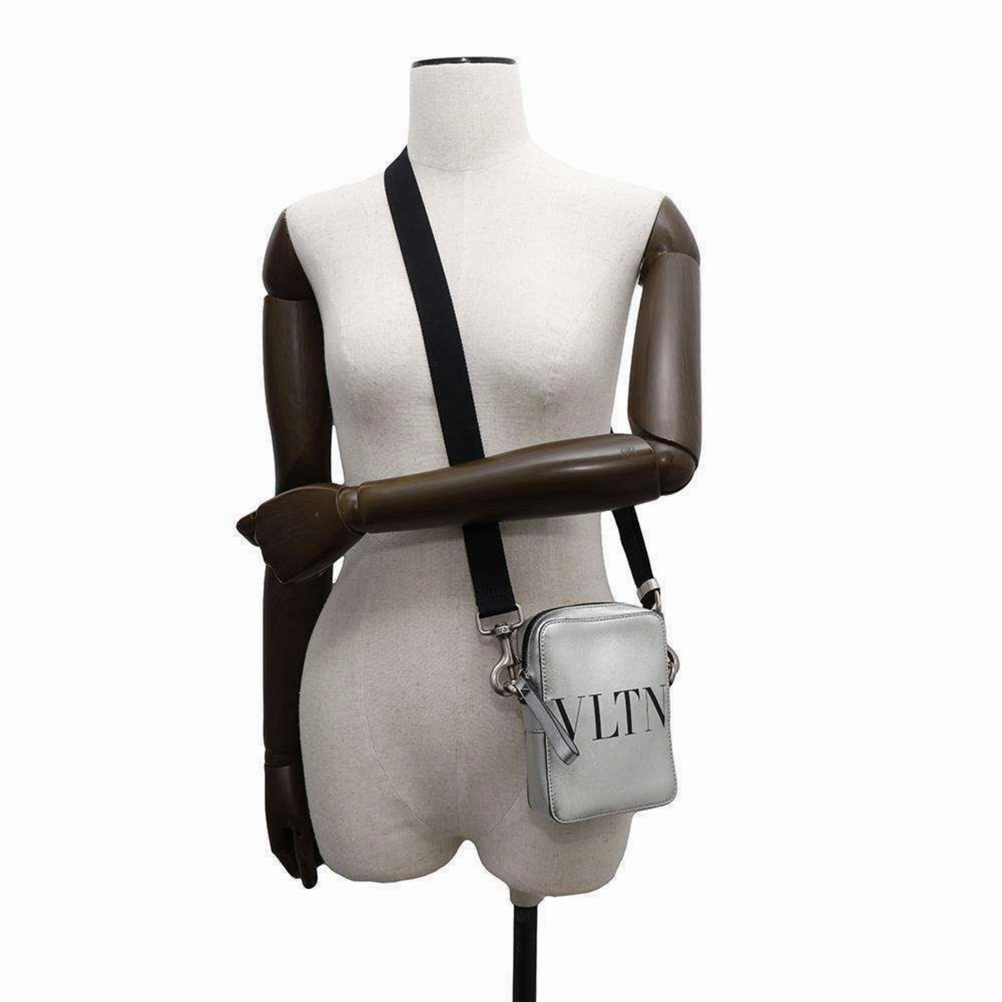 Valentino Garavani Leather Shoulder Bag (Pre-Owned)