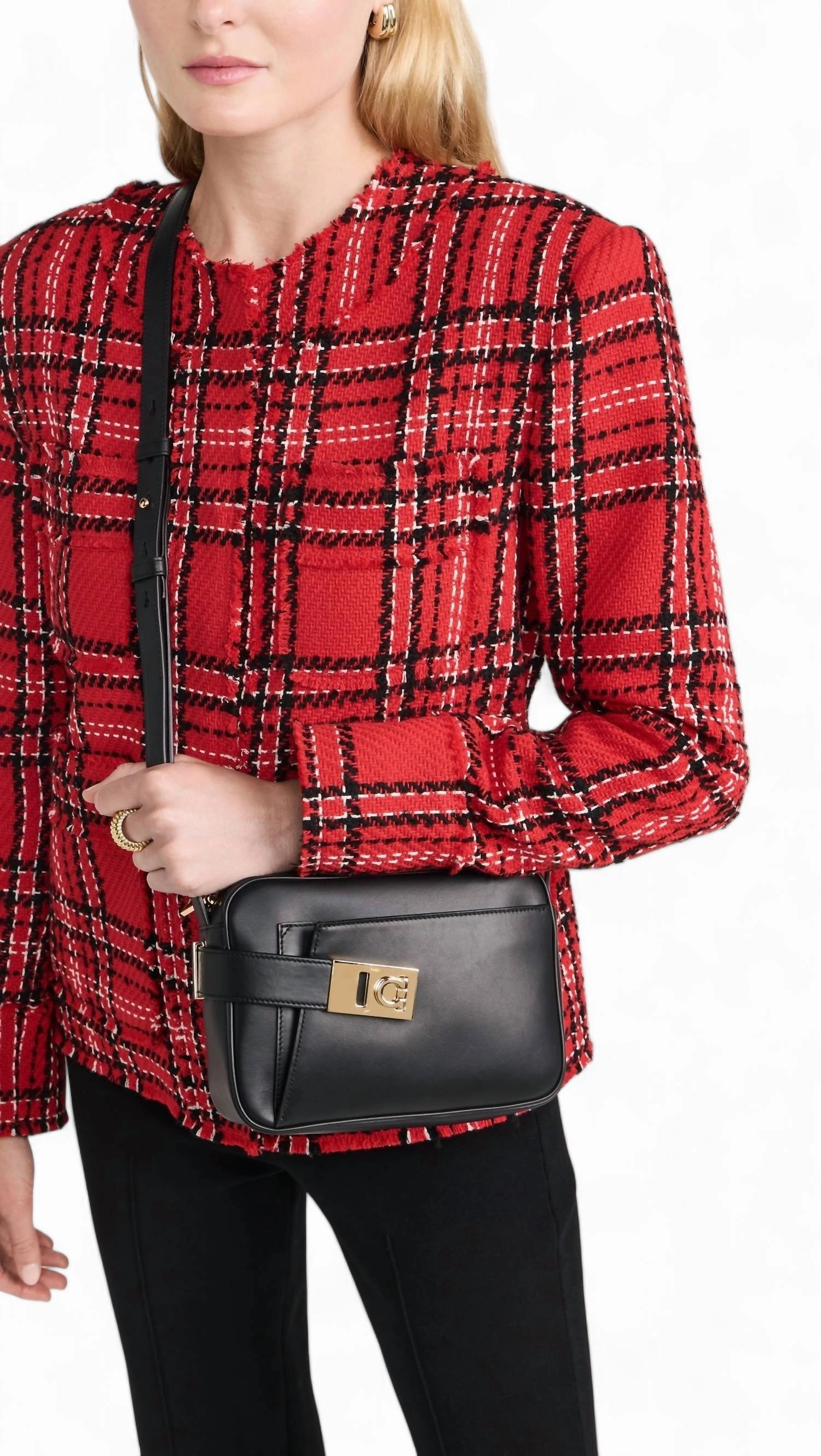 Vit. Marte Lux Crossbody Bag In Black