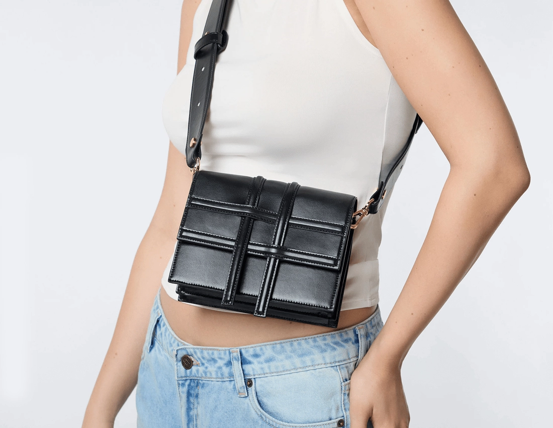 Voyager Vegan Italian Grape Leather Convertible Crossbody | Onyx