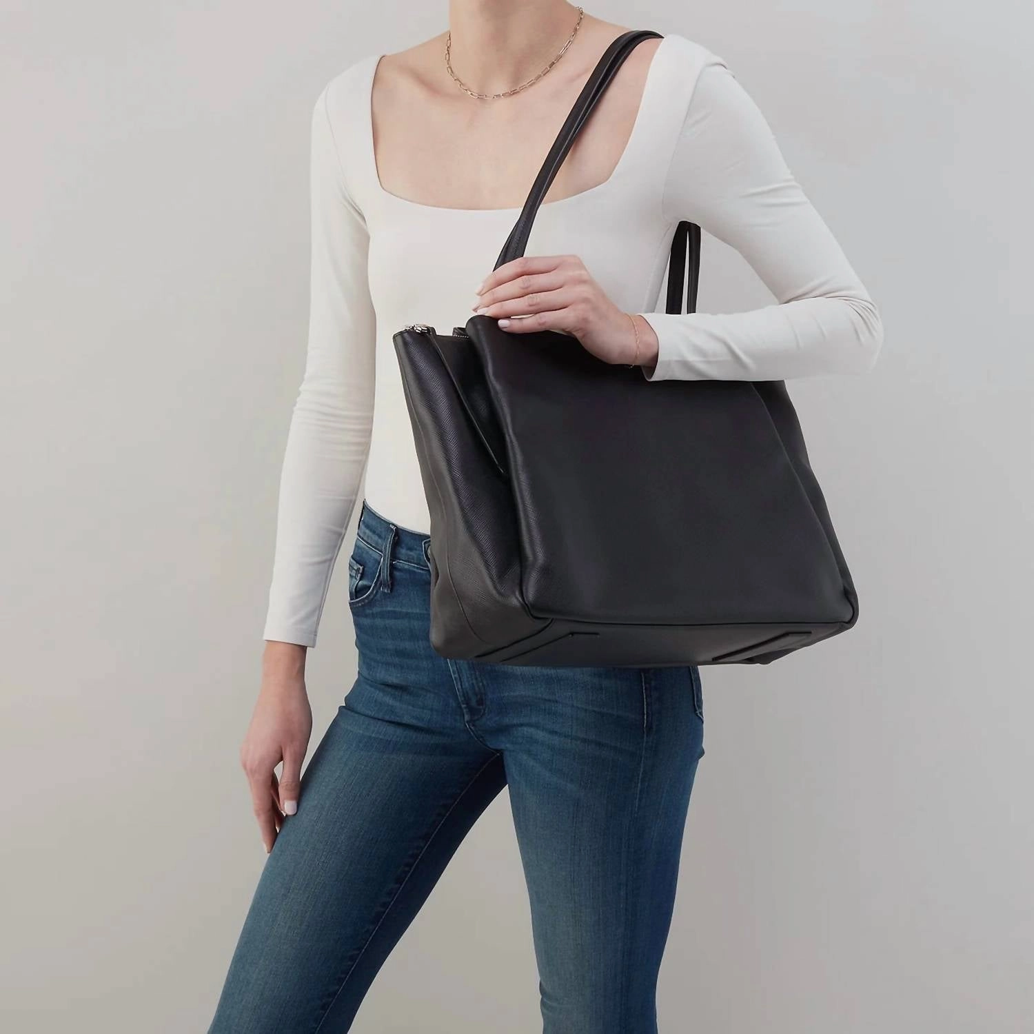 Women's Essential Large Tote Bag In Black