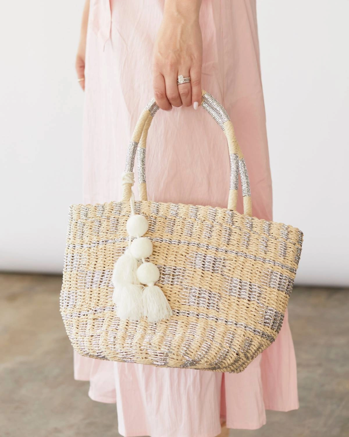 Women's Summertime Tote Bag In Silver / Beige