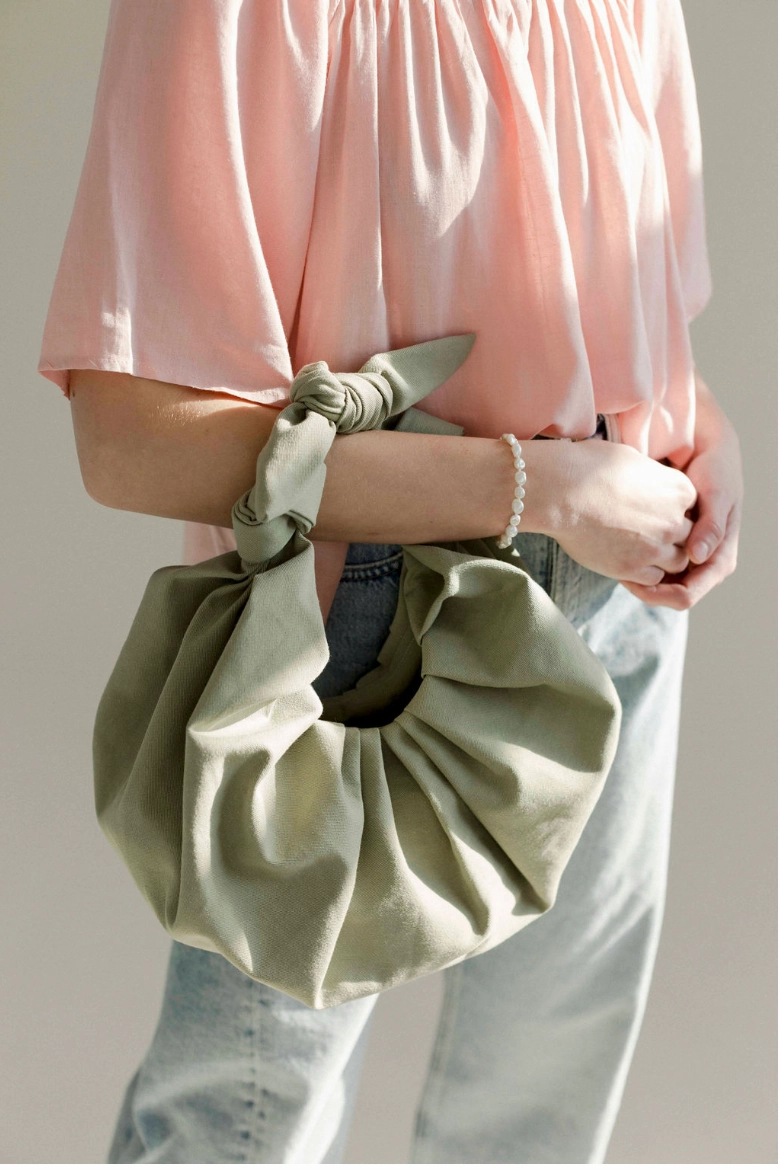 XL Kimi Croissant in Cotton