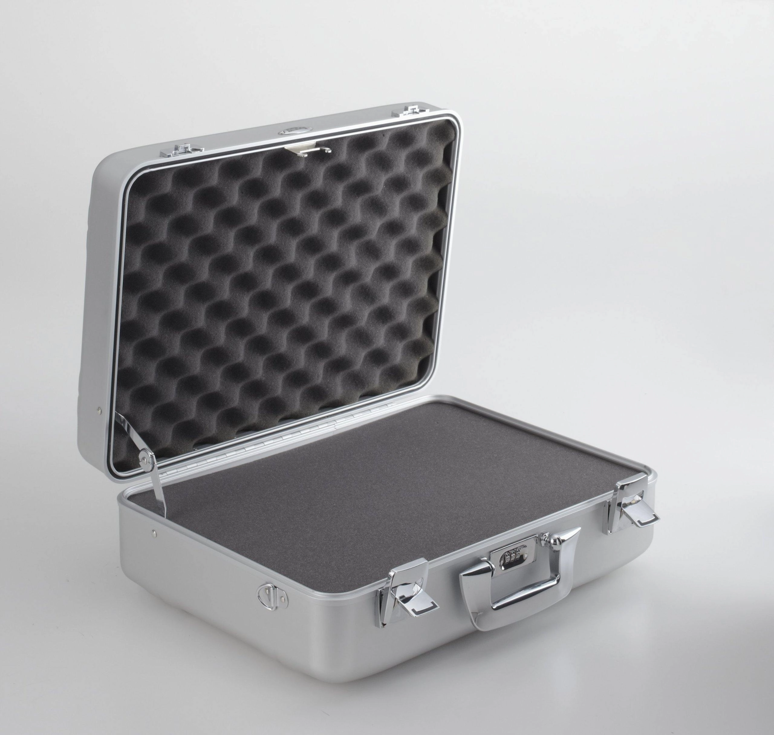 ZERO Halliburton Medium Aluminum Camera Case